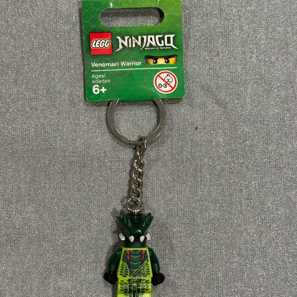 **NEW** LEGO Ninjago Venomari Warrior Green and Black Key Chain